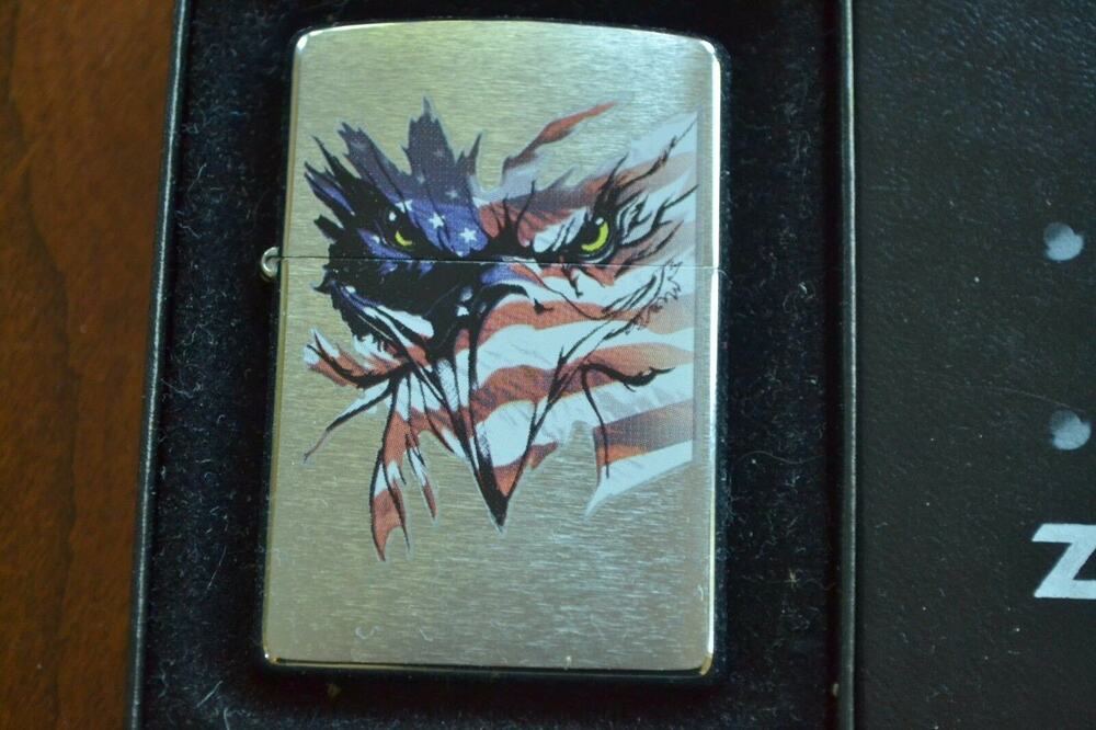 Zippo Patriotic Vision Lighter Brushed Chrome 2006 Flags USA